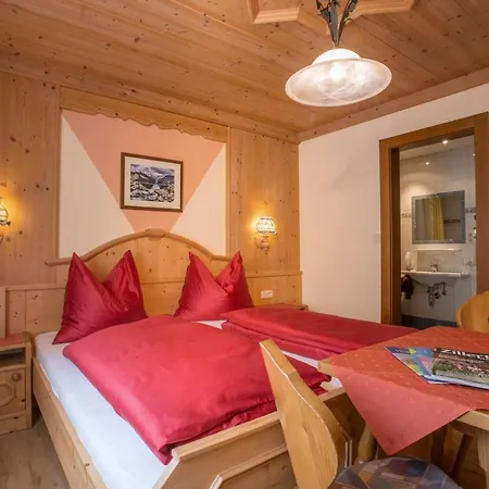 בית הארחה Alpengruss 3*